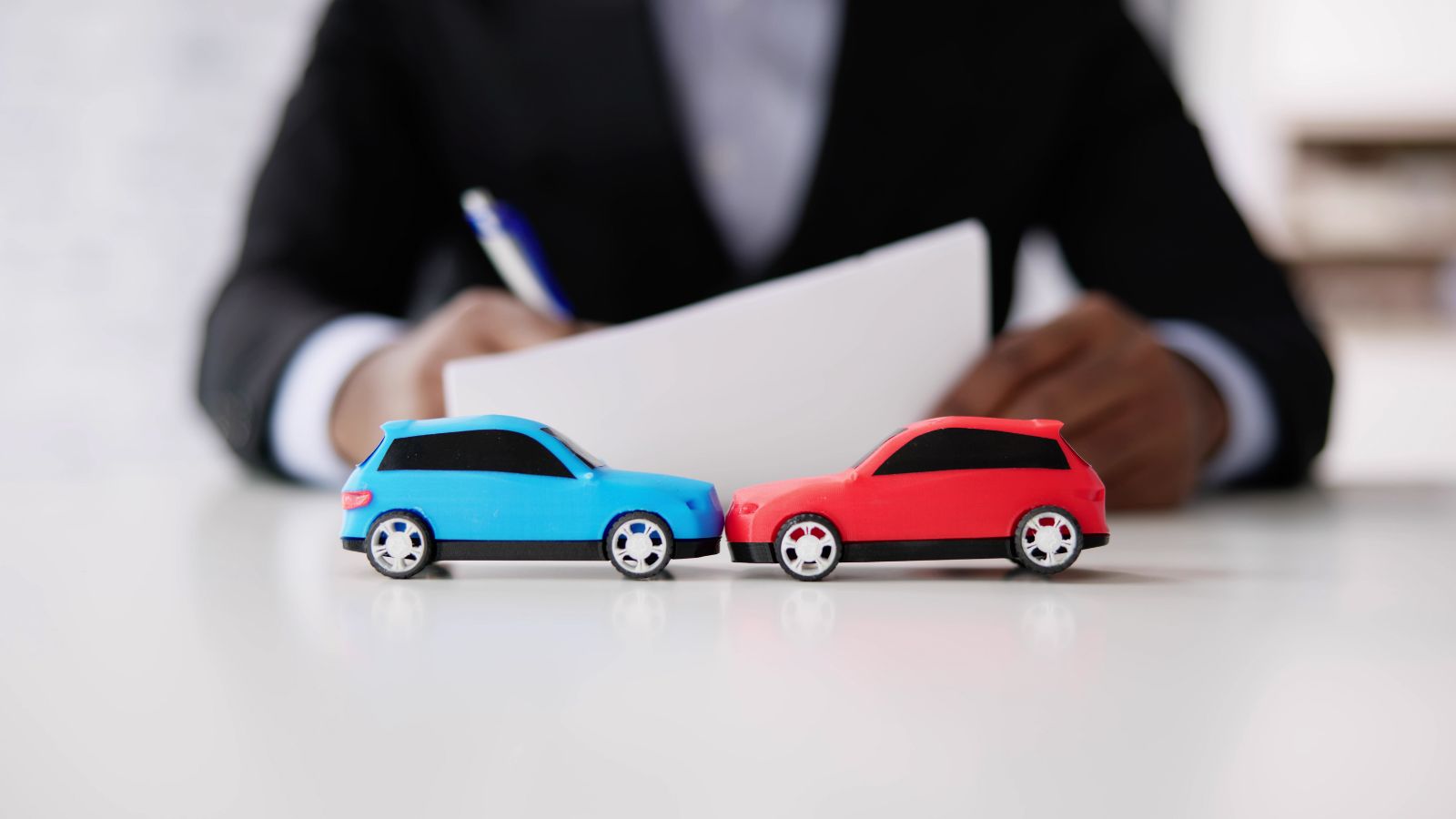 How can a chicago car accident lawyer assist you in filing a claim understanding their role