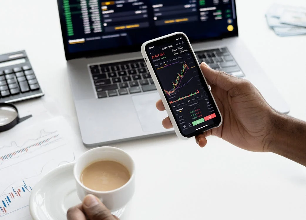What are the right practices for managing payouts in a funded account 5 strategies