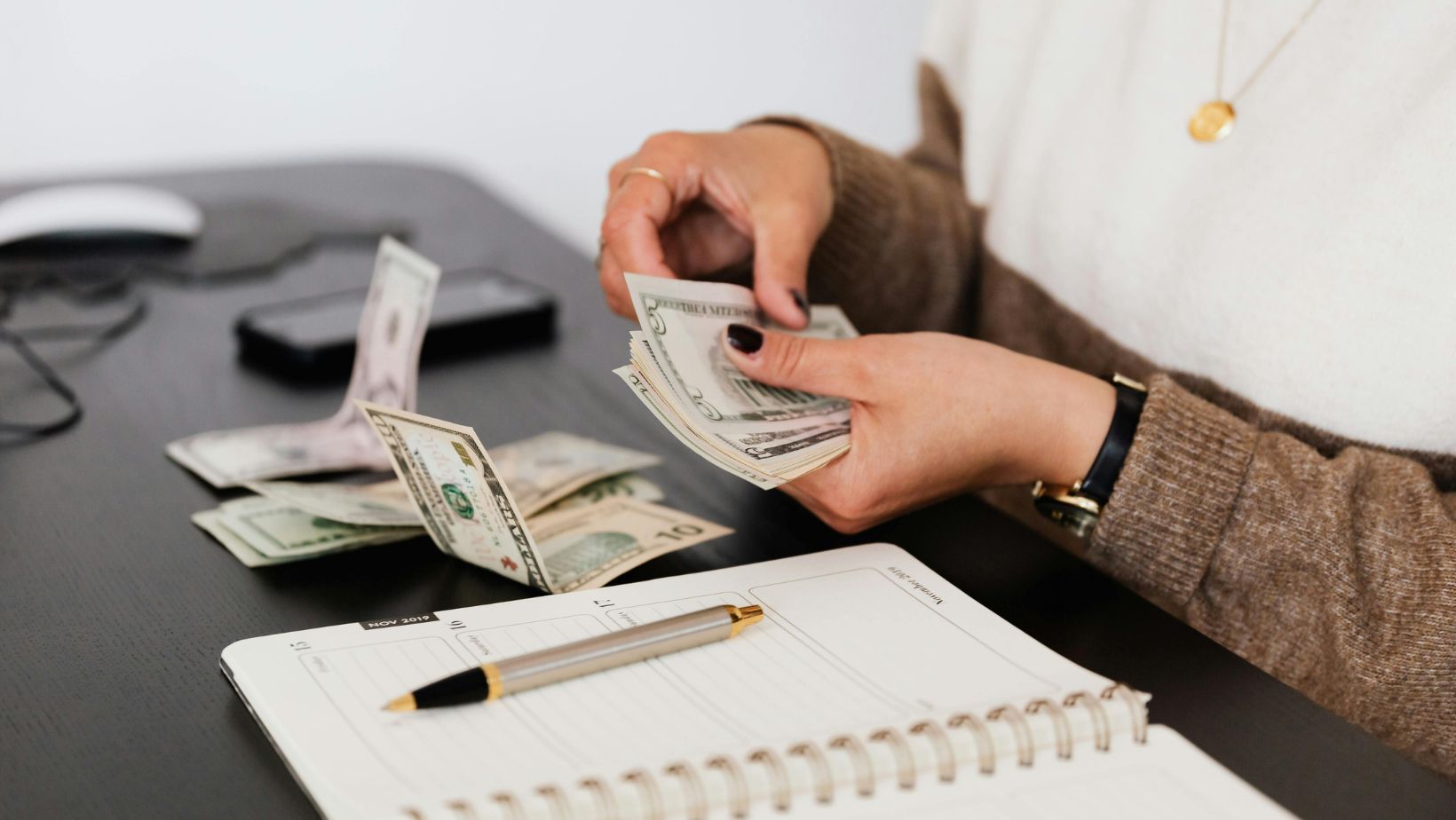 A beginner s guide to building wealth with minimal risk