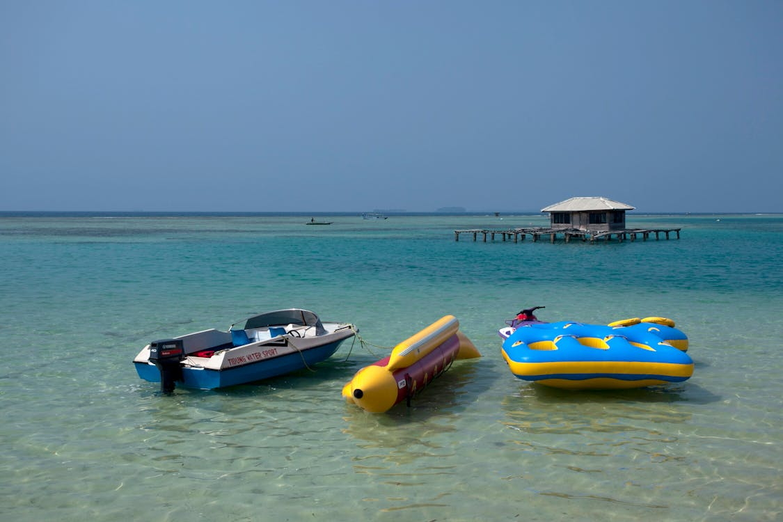 How can you design a personalized inflatable jet ski for ultimate poolside fun
