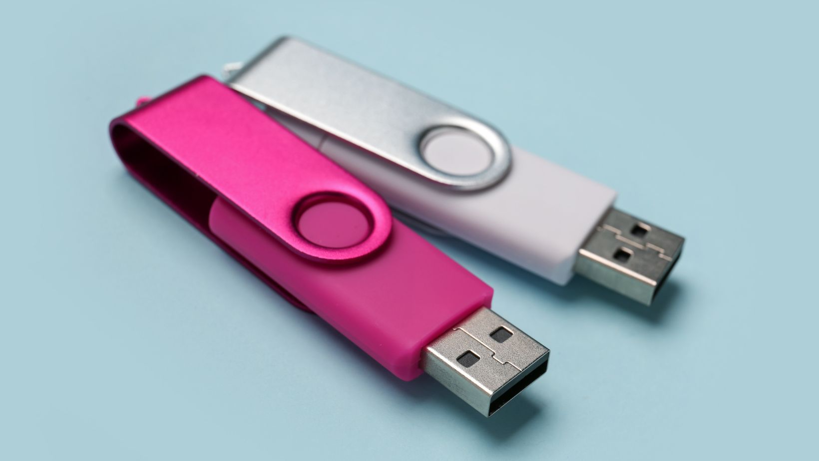 Why choose custom usb drives for your branding needs