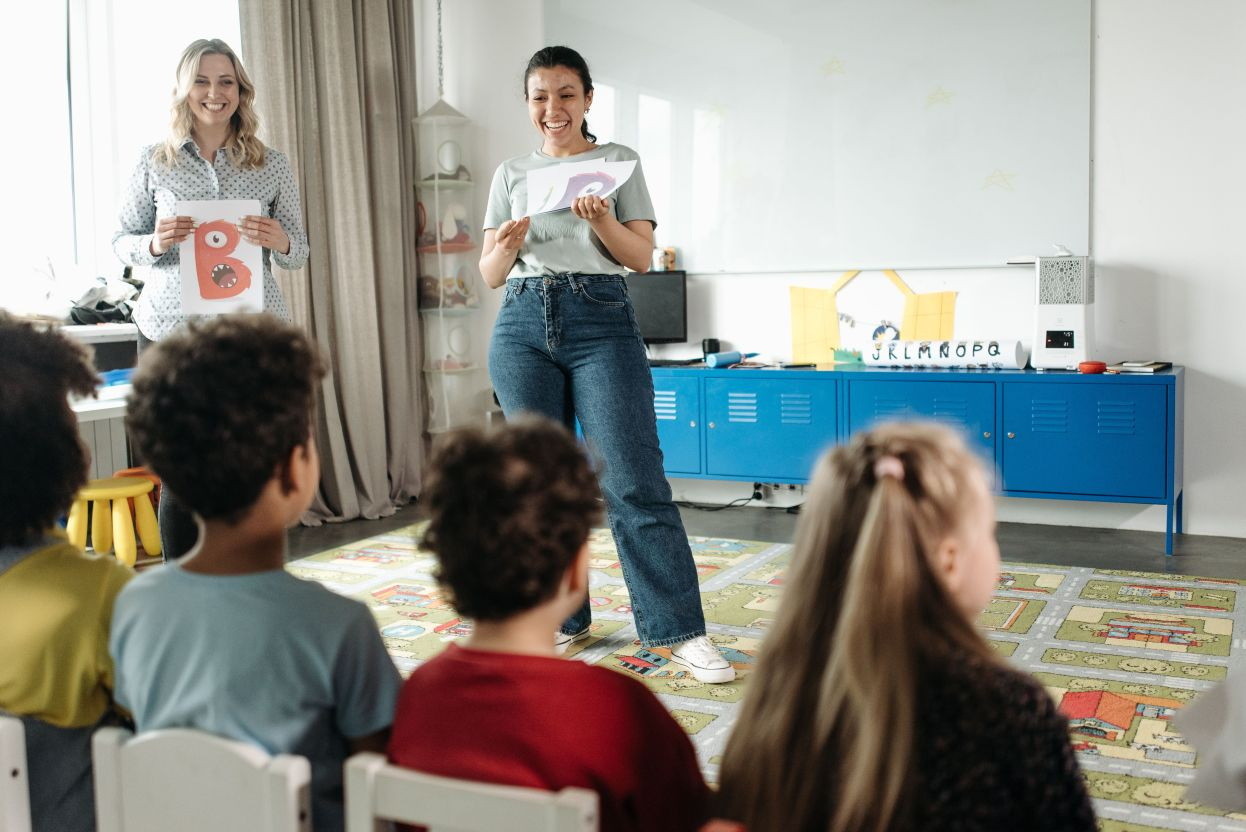 aspiring teacher confidence, build teaching confidence, teacher interview prep, teacher self-confidence tips, educator confidence boost, teaching career confidence, classroom management self-assurance, new teacher confidence strategies, teaching skills development, confidence for student teachers